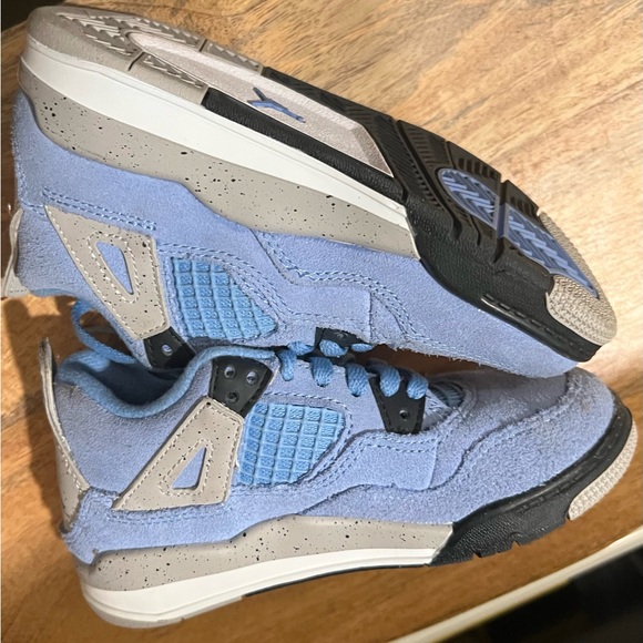 Used Nike Kids Jordan’s - Picture 10 of 12